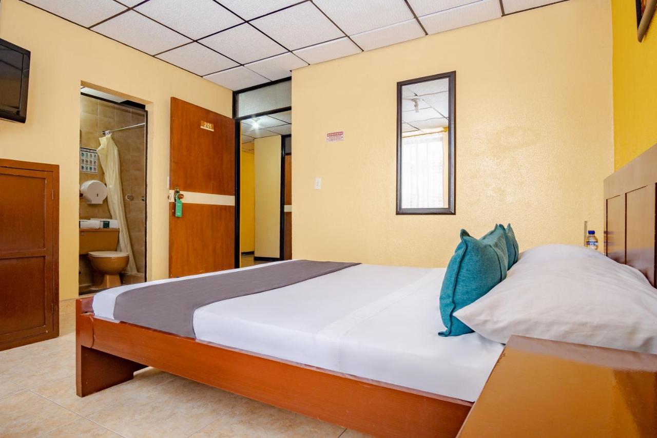 Ayenda Europa Hotel Богота Екстериор снимка